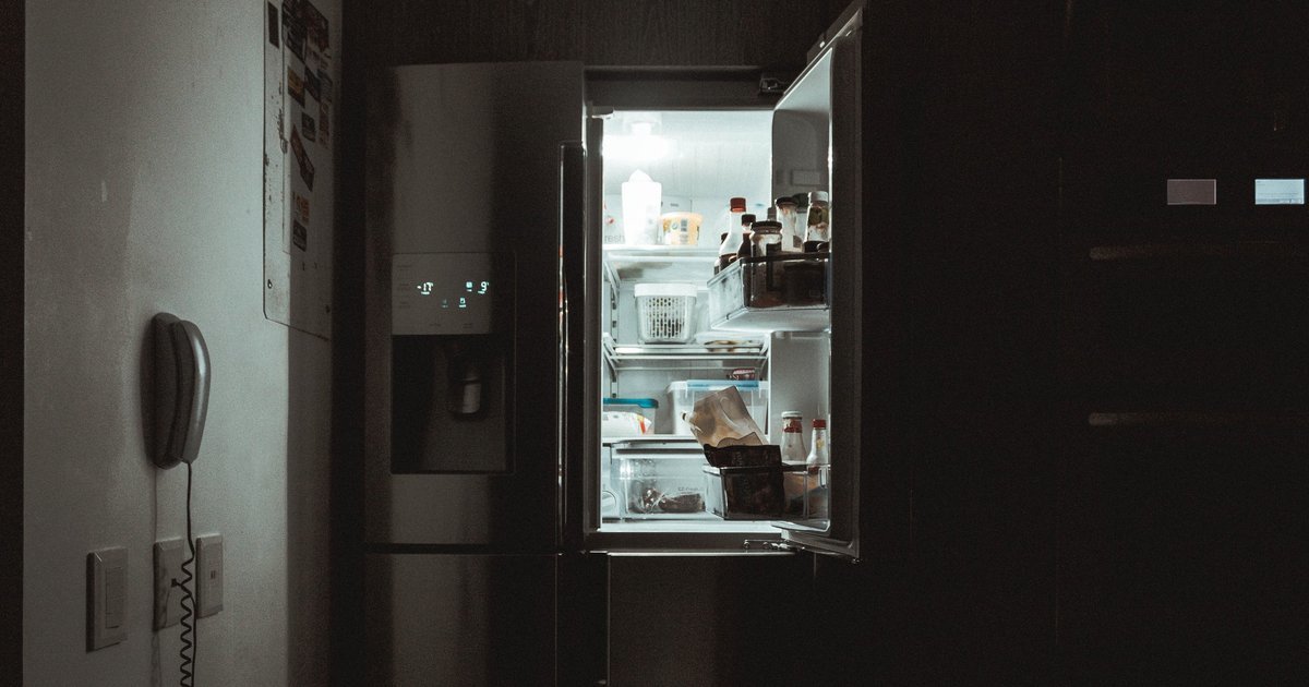 Российские студенты создали холодильник будущего с рукой-манипулятором (цена)